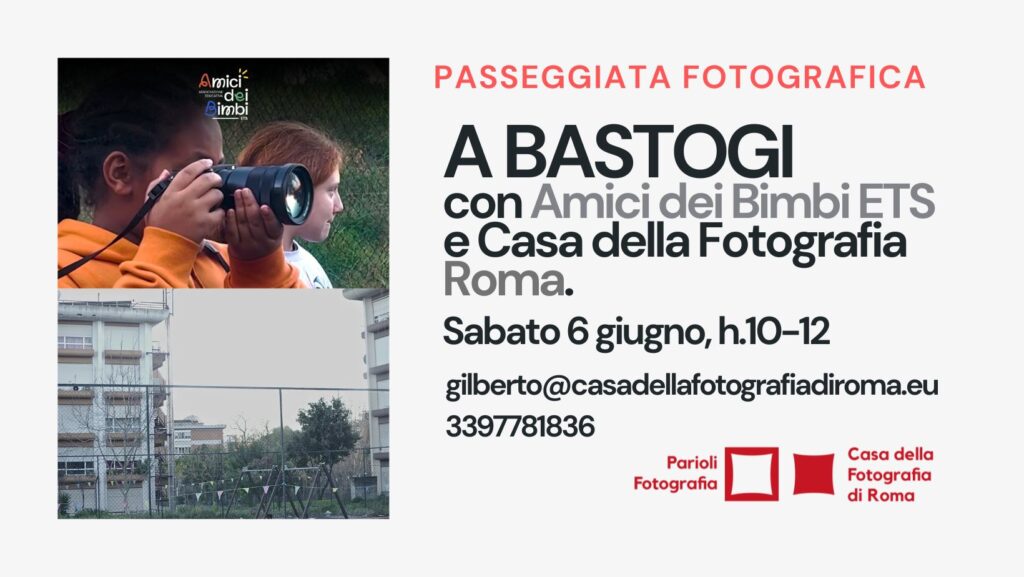 Sabato 6 Giugno | Dalle 10:00 alle 12:30 Un'iniziativa speciale firmata Parioli Fotografia – Casa della Fotografia di Roma in collaborazione con l'associazione Amici dei Bimbi ETS. Un’esperienza urbana aperta a tutti: allievi della scuola, appassionati, fotoamatori e a chiunque sia sensibile alle straordinarie attività sociali e di contrasto alla povertà educativa che l’associazione porta avanti ogni giorno nel quartiere di Bastogi (Via Arnaldo Canepa). 🌟 LA FILOSOFIA DEL PROGETTO La fotografia non è solo tecnica o estetica, ma è uno strumento potente di relazione, documentazione e impegno civile. Sabato 6 giugno lasceremo da parte lo sterile esercizio geometrico per immergerci nel racconto antropologico di un quartiere complesso, identitario e vitale. Guidati da Gilberto Maltinti, cammineremo tra i lotti e le strade di Bastogi con l'obiettivo di documentare la realtà con rispetto, delicatezza e profondità visiva, focalizzandoci sui dettagli, sulle storie della comunità e sul lavoro quotidiano che gli operatori dell'associazione svolgono con i bambini e le famiglie del centro. 🎒 COME FUNZIONA E QUANTO COSTA? • 🕒 Quando: Sabato 6 giugno, dalle ore 10:00 alle 12:30. • 📍 Incontro: Via Arnaldo Canepa (Bastogi, Roma) – davanti alla sede dell'associazione Amici dei Bimbi ETS. • 💶 Quota di partecipazione: €50 a persona. • 💝 IL VALORE DELLA DONAZIONE: L'intera quota di partecipazione (100%) sarà interamente donata all'Associazione Amici dei Bimbi ETS per finanziare le attività di doposcuola e il supporto ai minori del quartiere. Un modo concreto per far sì che la cultura fotografica si trasformi in un aiuto reale. 💻 COSA COMPRENDE LA QUOTA? 1. La Passeggiata Fotografica sul campo: Due ore e mezza di sessione di scatto guidata, analisi sul posto dell'inquadratura, dell'approccio al reportage sociale e della gestione della luce. 2. La Sessione di Lettura e Revisione: Un secondo appuntamento di confronto critico (che concorderemo insieme) per analizzare, editare e commentare i migliori scatti realizzati da ogni partecipante durante il giro. 📩 COME ISCRIVERSI (Posti Limitati) Per garantire la massima qualità didattica e il rispetto del contesto urbano che ci ospita, i posti sono limitati. La prenotazione è obbligatoria. Per riservare il tuo posto: 📞 Telefono/WhatsApp: 339 7781836 | 06 42987106 📩 Email: gilberto@casadellafotografiadiroma.eu 🌐 Web: www.casadellafotografiadiroma.eu | Prepara la tua macchina fotografica o il tuo smartphone. Ti aspettiamo per dare vita, insieme, a un racconto visivo che fa del bene.
